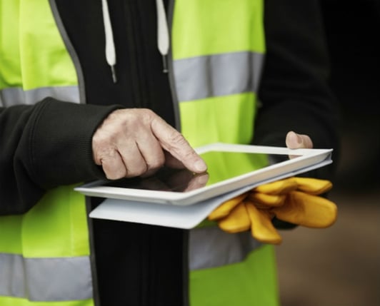 field-worker-with-tablet-1